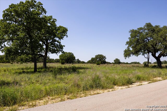 Image 25 of 54 For 32568 Tierra Robles Dr