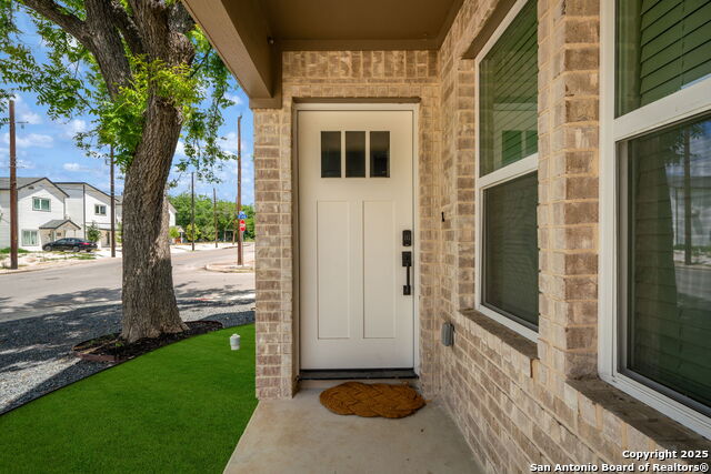 Image 3 of 27 For 1104 Gevers St S
