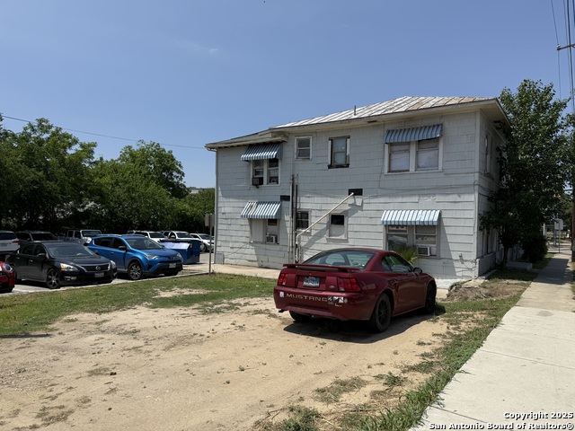 Image 4 of 4 For 402 Mulberry