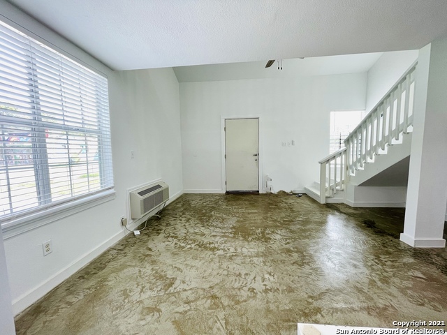 Image 7 of 8 For 2203 El Paso St  1