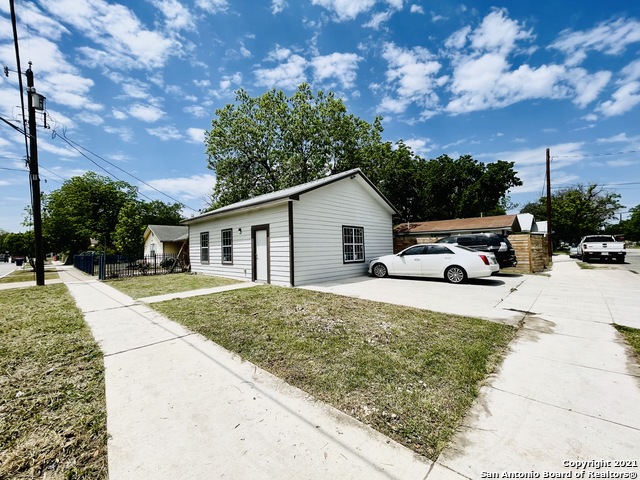 Image 8 of 8 For 2203 El Paso St  1