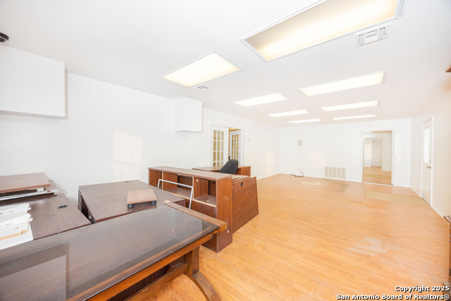 Listing photo id 8 for 3215 Zanderson