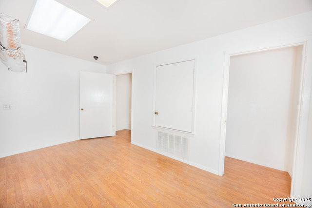 Listing photo id 9 for 3215 Zanderson