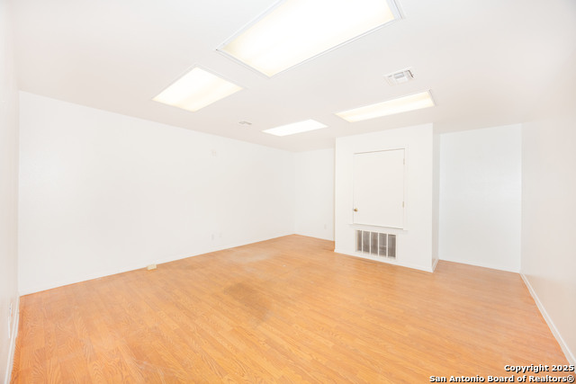 Listing photo id 12 for 3215 Zanderson