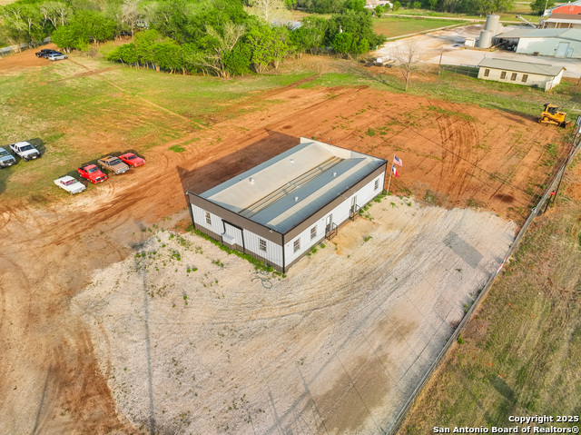 Listing photo id 2 for 3215 Zanderson