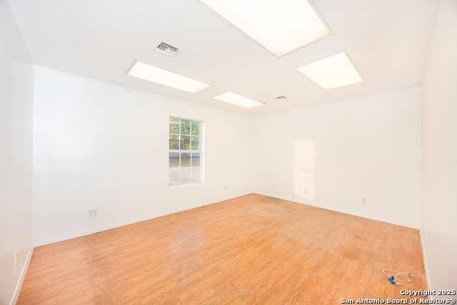 Listing photo id 5 for 3215 Zanderson