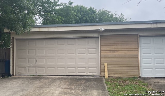 Image 2 of 10 For 6835 Mountain Spring St