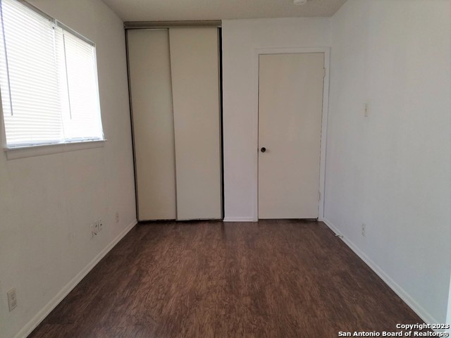 Image 9 of 10 For 6835 Mountain Spring St