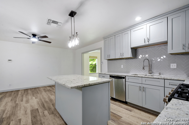 Image 11 of 23 For 5515 Rolling Ridge