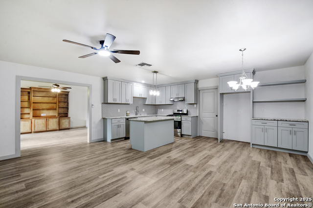 Image 4 of 23 For 5515 Rolling Ridge
