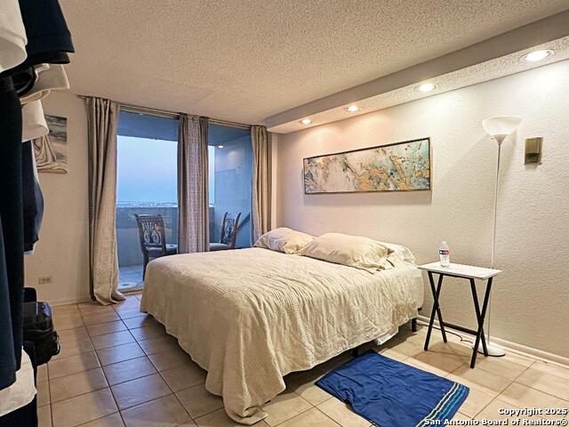 Image 15 of 28 For 7039 San Pedro Ave  1006