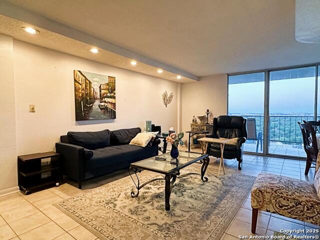 Image 7 of 28 For 7039 San Pedro Ave  1006