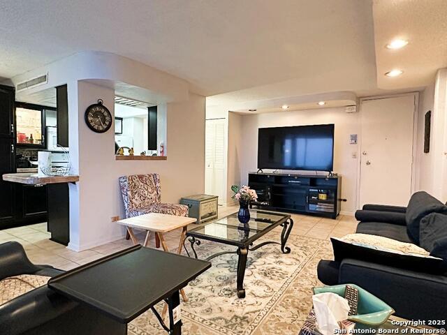 Image 8 of 28 For 7039 San Pedro Ave  1006