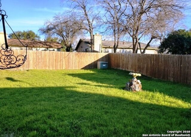 Image 6 of 6 For 7610 Borden Oak