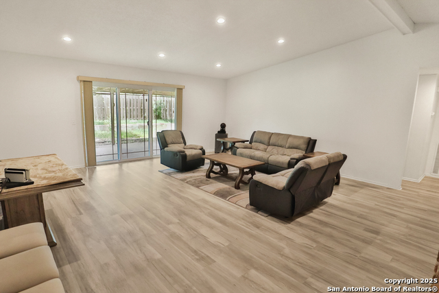 Image 6 of 25 For 5827 Sun Ridge