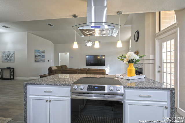 Listing photo id 8 for 8371 Slippery Rock