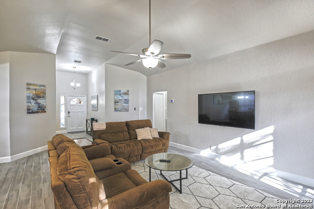 Listing photo id 9 for 8371 Slippery Rock