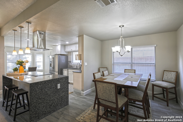 Listing photo id 3 for 8371 Slippery Rock