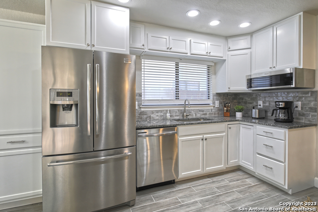 Listing photo id 5 for 8371 Slippery Rock