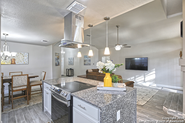 Listing photo id 7 for 8371 Slippery Rock