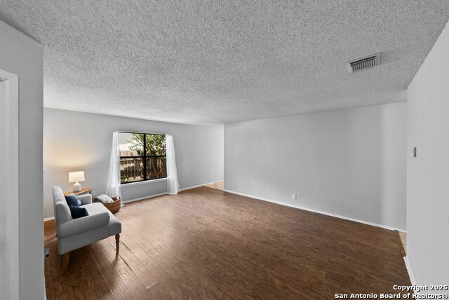 Image 5 of 36 For 7651 Cascade Oak