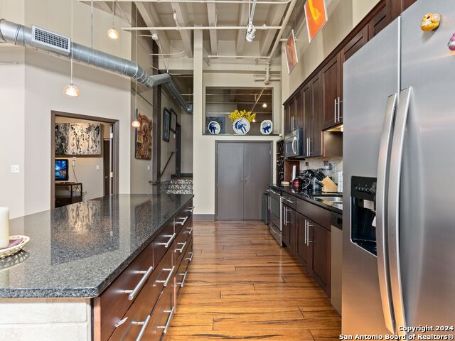 Image 14 of 33 For 1339 Flores St S 103