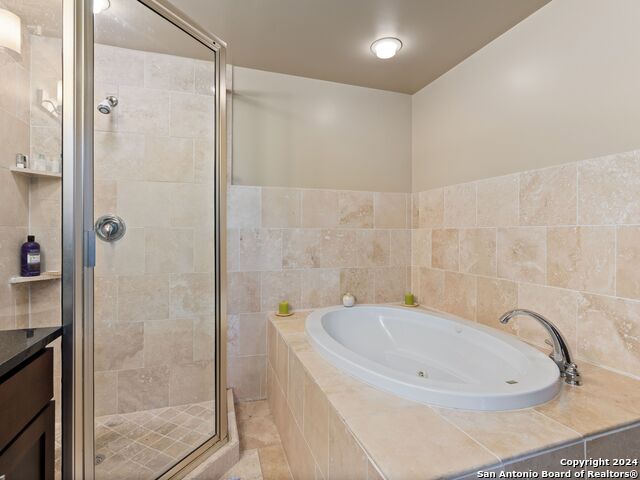 Image 26 of 33 For 1339 Flores St S 103