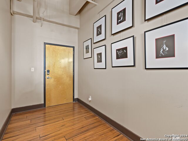 Image 6 of 33 For 1339 Flores St S 103