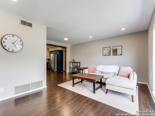 Image 5 of 25 For 4010 Midvale