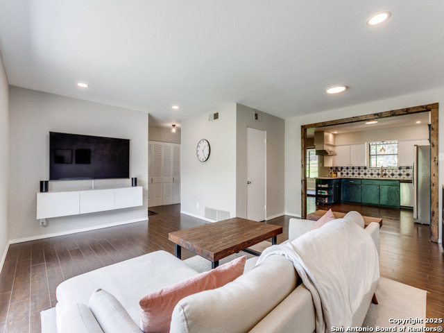 Image 7 of 25 For 4010 Midvale