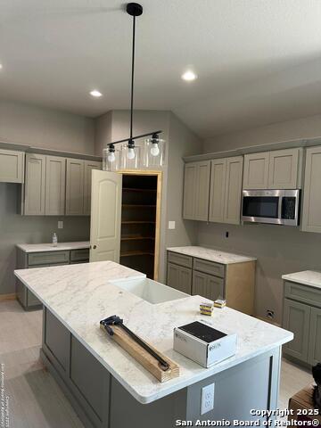 Image 3 of 17 For 109 Sutton Pl