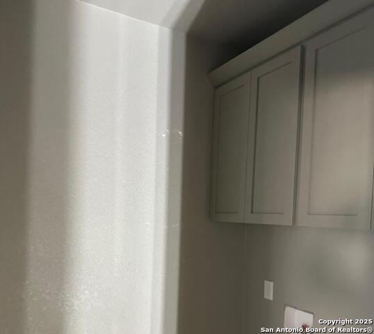 Image 8 of 17 For 109 Sutton Pl