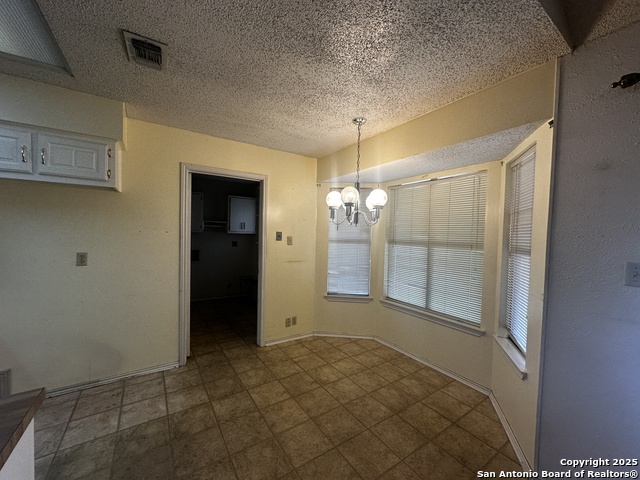 Image 13 of 59 For 5014 Tree Top St.