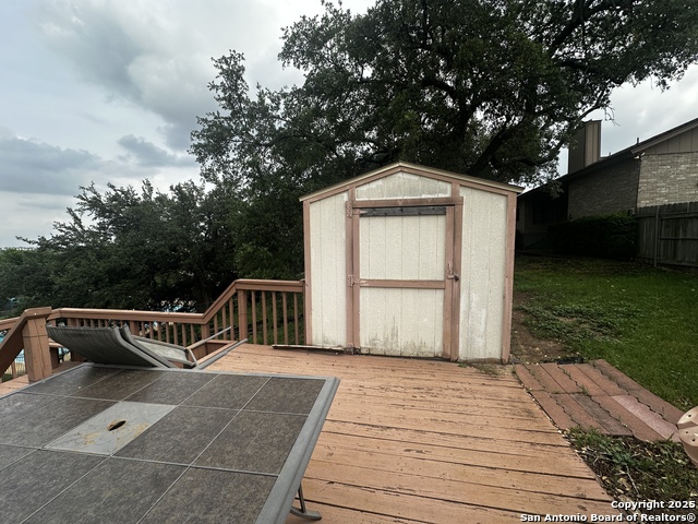 Image 40 of 59 For 5014 Tree Top St.