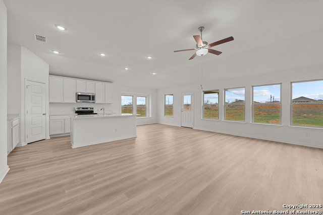 Image 7 of 13 For 101 Cheyenne Drive
