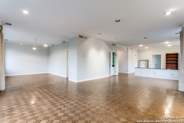 Image 8 of 25 For 4001 New Braunfels N 202