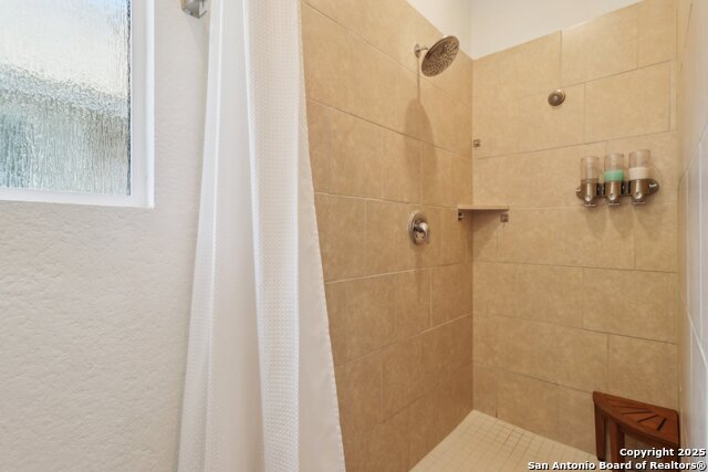 Listing photo id 9 for 8911 Rancher Place