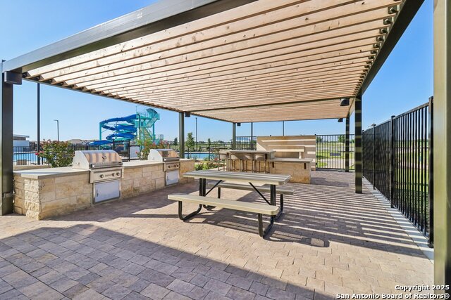 Listing photo id 24 for 8911 Rancher Place