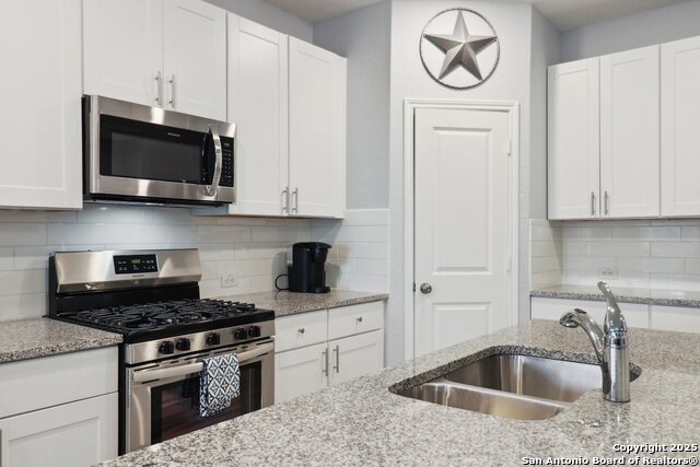 Listing photo id 2 for 8911 Rancher Place