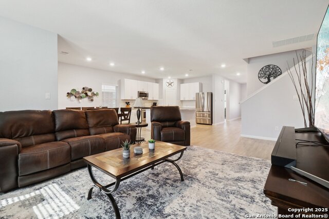 Listing photo id 3 for 8911 Rancher Place