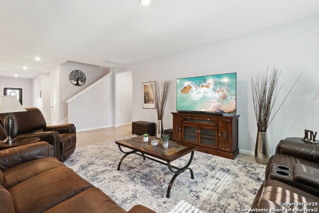 Listing photo id 4 for 8911 Rancher Place