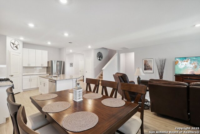 Listing photo id 5 for 8911 Rancher Place