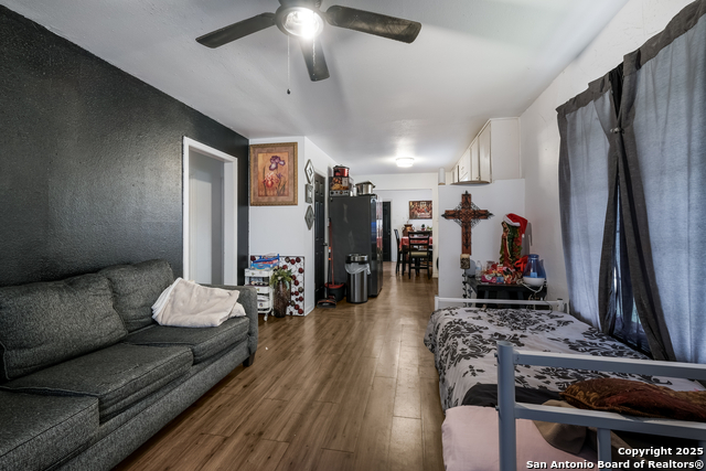 Listing photo id 9 for 2902 Christian Dr