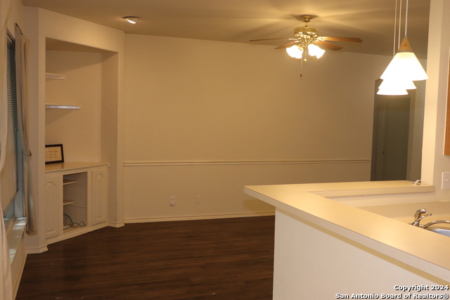 Image 11 of 16 For 210 Tapwood Ln