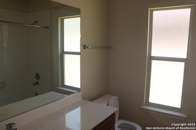 Image 15 of 16 For 210 Tapwood Ln