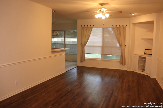 Image 3 of 16 For 210 Tapwood Ln