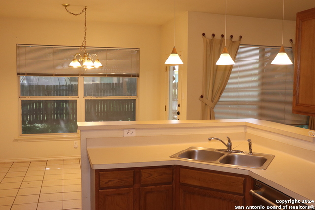 Image 5 of 16 For 210 Tapwood Ln