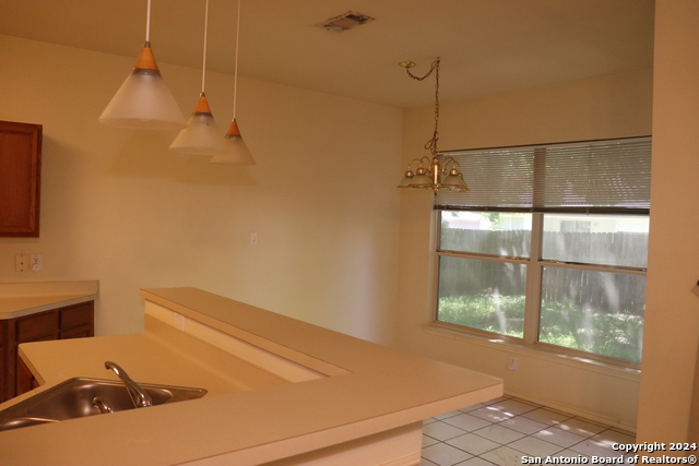 Image 6 of 16 For 210 Tapwood Ln