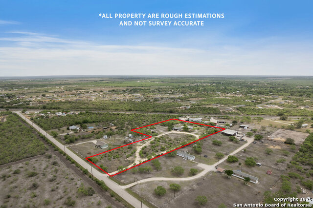 Details for 255 County Road 467, Hondo, TX 78861