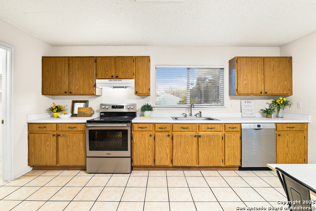 Listing photo id 8 for 9206 Dancove Drive
